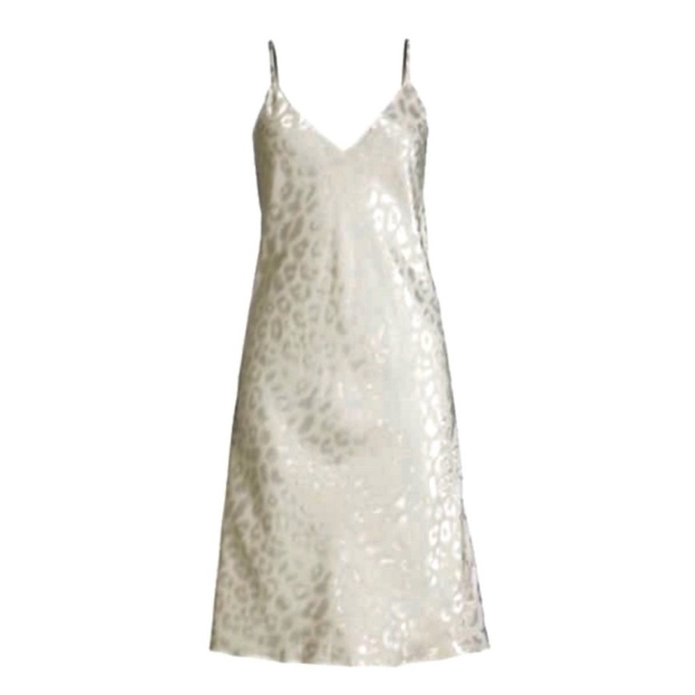 Natori Decadence Chemise. - Picture 3 of 5
